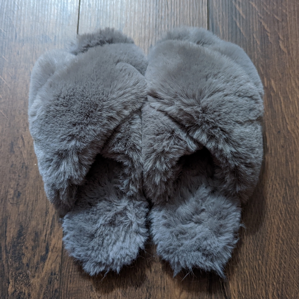 LOFT Faux Fur Cross Slide Slippers
